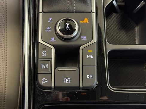 Used 2025 Kia Sorento SX image 35