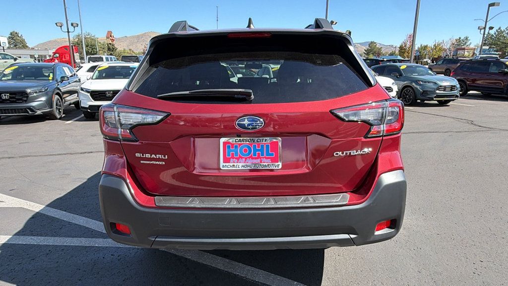 Used 2025 Subaru Outback Premium AWD/4WD image 4