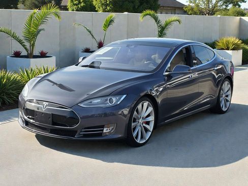 Used 2016 Tesla Model S P90D image 6