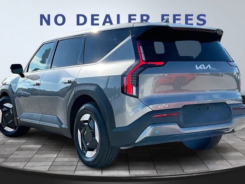 Used 2024 Kia EV9 Light Long Range image 4