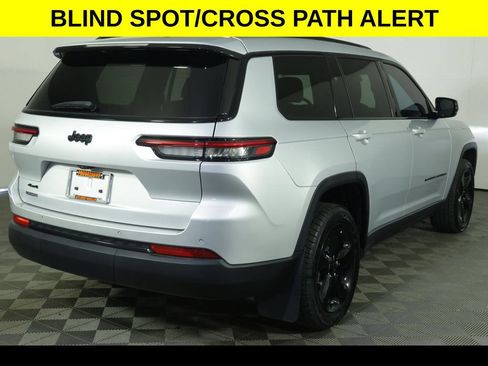 Used 2023 Jeep Grand Cherokee L Laredo AWD/4WD image 11