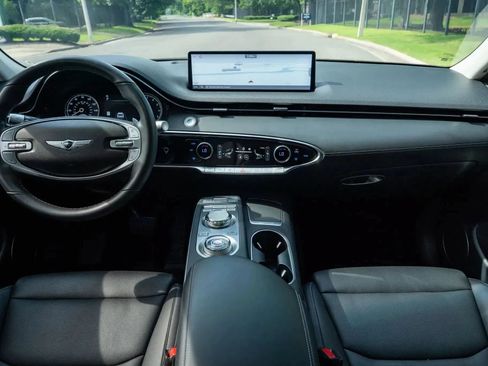 Used 2023 Genesis GV70 2.5T w/ Select Package AWD/4WD image 18
