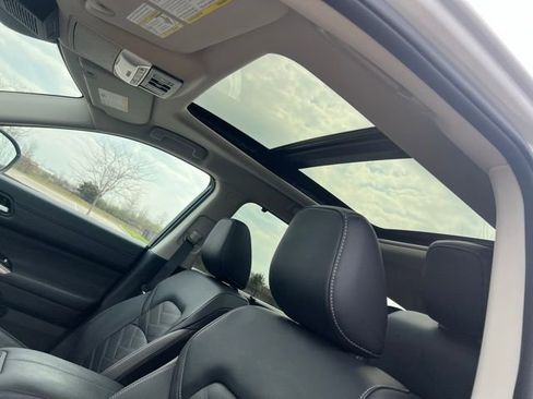 Used 2025 Nissan Pathfinder Platinum image 36