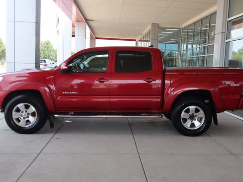 Used 2012 Toyota Tacoma 4x4 Double Cab w/ TRD Sport Pkg image 4