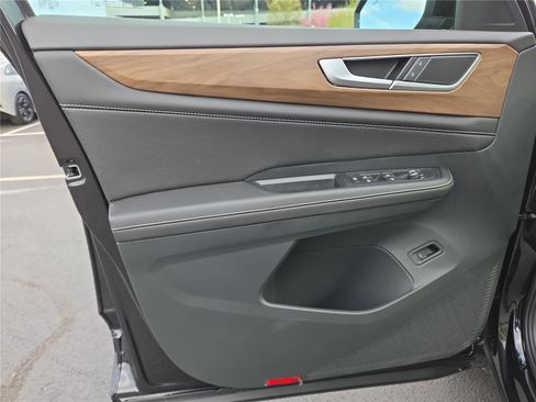 New 2026 Volkswagen Atlas SE image 12