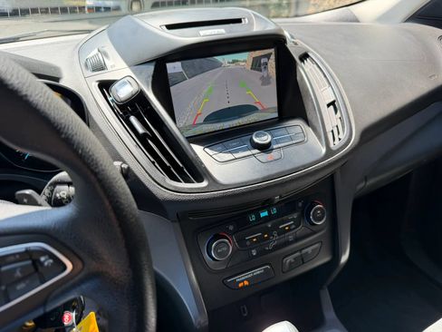 Used 2017 Ford Escape SE w/ Equipment Group 201A FWD image 41