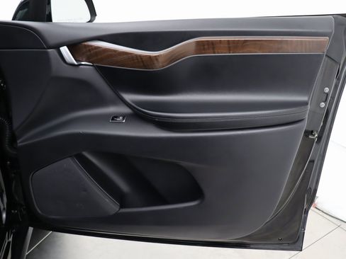 Used 2020 Tesla Model X Long Range image 33