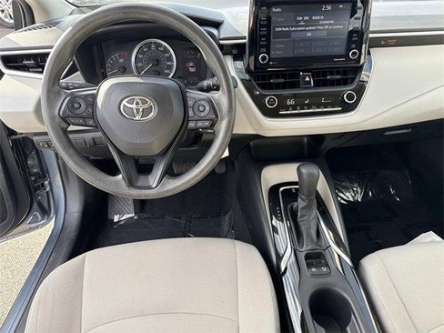 Used 2022 Toyota Corolla LE image 17