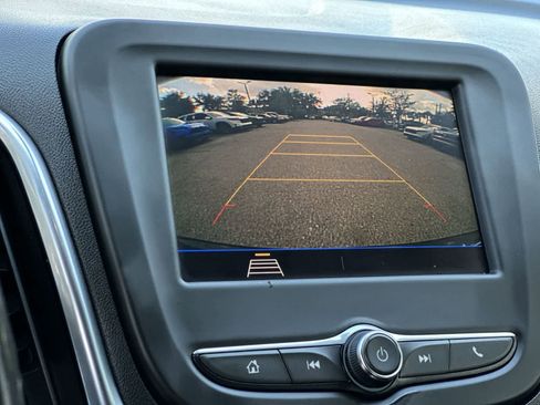 Used 2021 Chevrolet Equinox LT FWD image 20