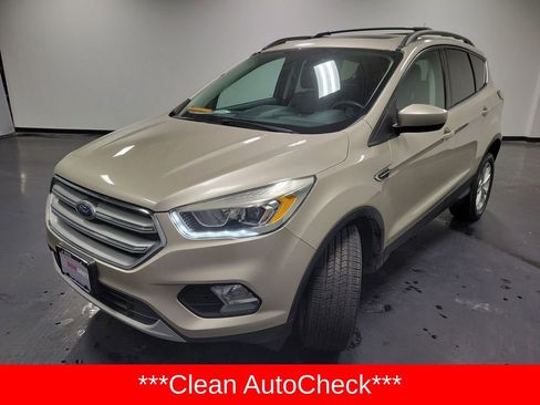 Used 2017 Ford Escape SE w/ SE Leather Comfort Package image 5