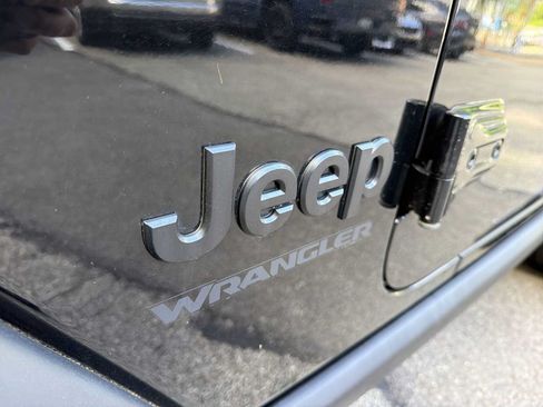 Used 2020 Jeep Wrangler Sport AWD/4WD image 30