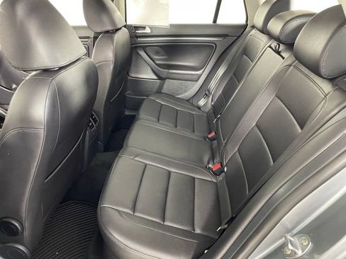 Used 2011 Volkswagen Jetta TDI FWD image 16