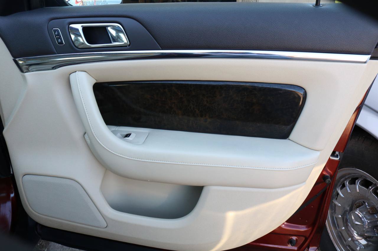 Used 2015 Lincoln MKS AWD w/ Equipment Group 201A image 41