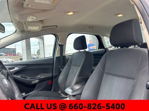 Used 2018 Ford Focus SE FWD image 11