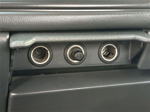 Used 2002 Chevrolet Silverado 3500 LS w/ Electrical Convenience Pkg image 33