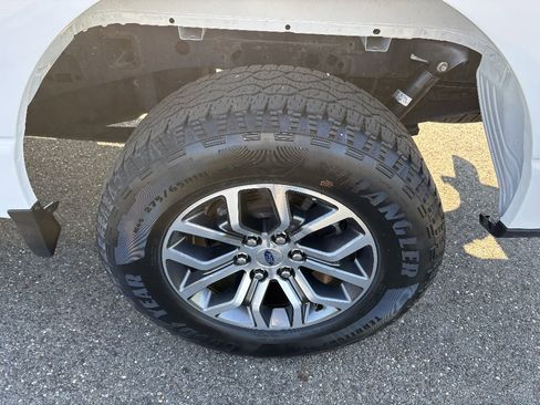Used 2022 Ford F150 Lariat w/ Equipment Group 501A Mid AWD/4WD image 10