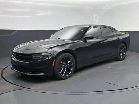 Used 2021 Dodge Charger SXT w/ Blacktop Package RWD image 9
