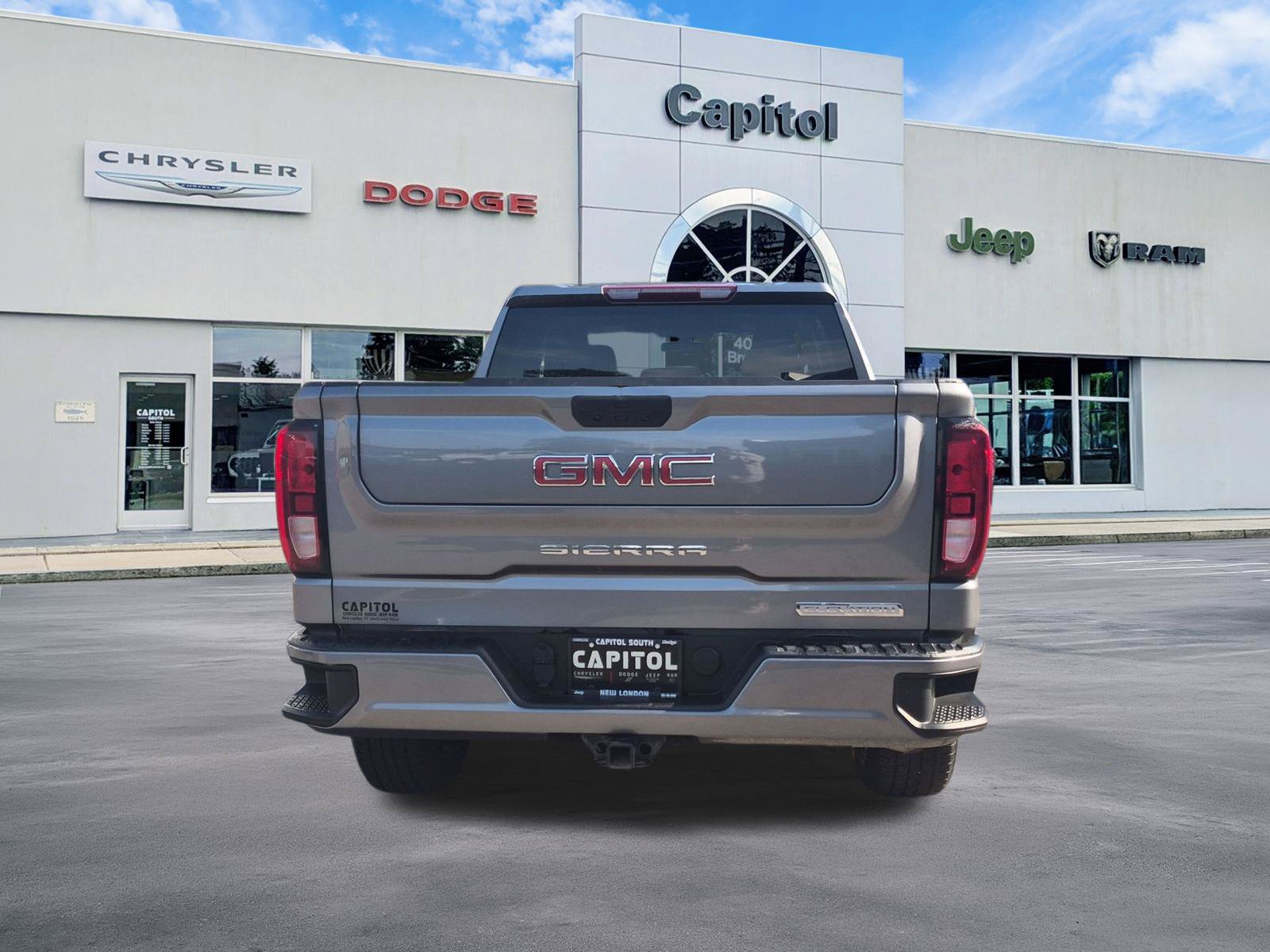Used 2022 GMC Sierra 1500 Elevation AWD/4WD image 4