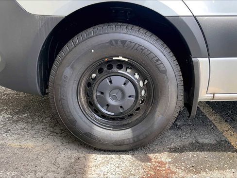 New 2025 Mercedes-Benz Sprinter 2500 image 9