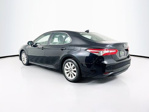 Used 2019 Toyota Camry LE FWD image 5