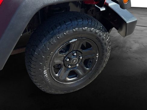 Used 2014 Jeep Wrangler Unlimited Sport AWD/4WD image 12