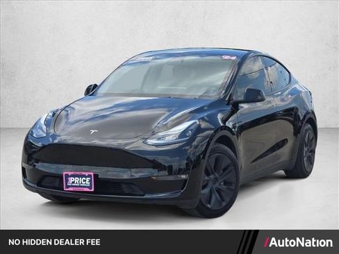 Used 2024 Tesla Model Y Long Range AWD/4WD image 1