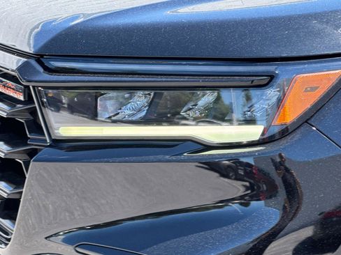 Certified 2025 Honda Pilot TrailSport image 7