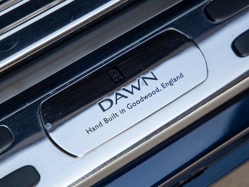 Used 2016 Rolls-Royce Dawn RWD image 43