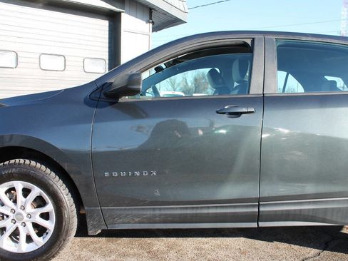 Used 2020 Chevrolet Equinox LS image 30