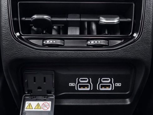 Used 2023 Jeep Grand Cherokee Altitude image 27