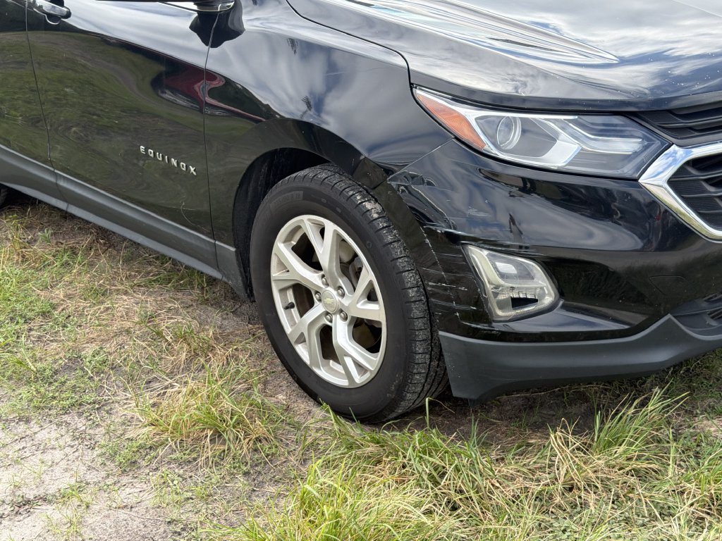 Used 2018 Chevrolet Equinox LT FWD image 2