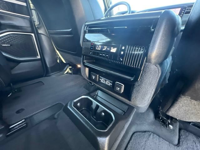 Used 2025 Jeep Wagoneer Series II AWD/4WD image 11