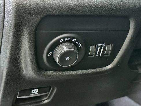 Used 2023 Jeep Grand Cherokee L Limited AWD/4WD image 19