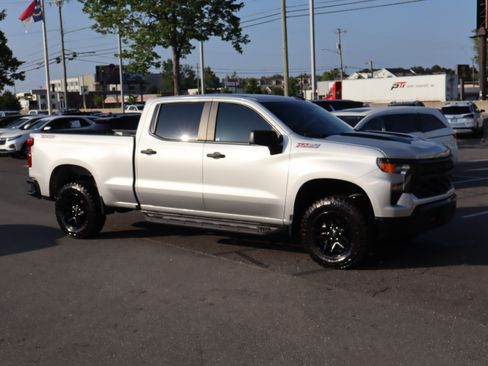 Used 2022 Chevrolet Silverado 1500 Custom Trail Boss AWD/4WD image 2