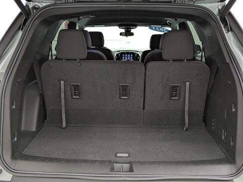 Used 2023 Chevrolet Traverse LT image 13