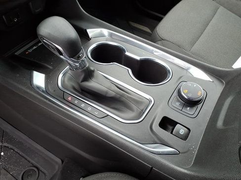 Used 2023 Chevrolet Traverse LT w/ LPO, Floor Liner Package image 12