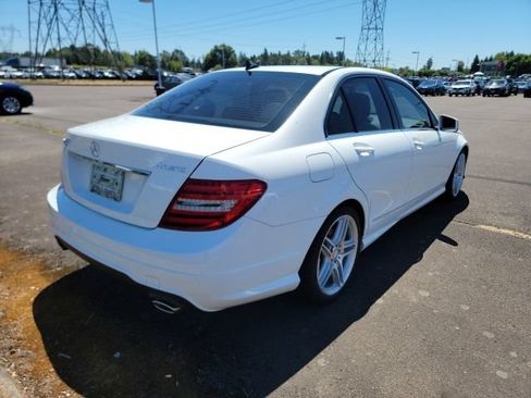 Used 2013 Mercedes-Benz C 300 4MATIC Sedan image 2