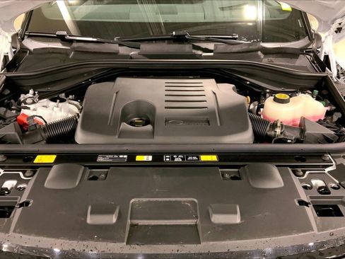 New 2026 Land Rover Range Rover Sport Dynamic SE AWD/4WD image 16