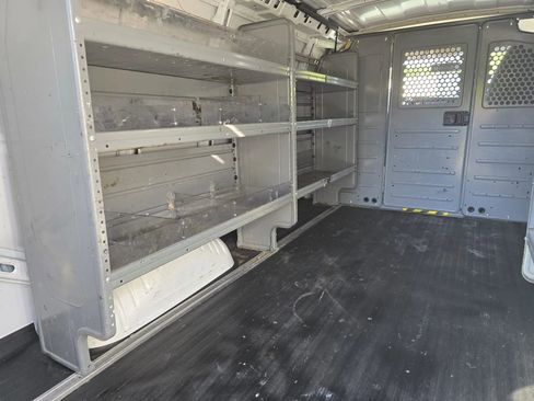 Used 2014 GMC Savana 3500 RWD image 25