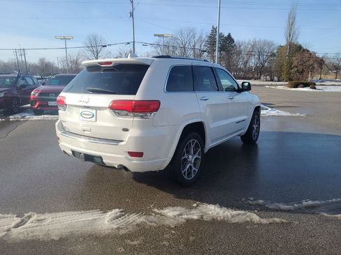 Used 2021 Jeep Grand Cherokee Overland AWD/4WD image 7