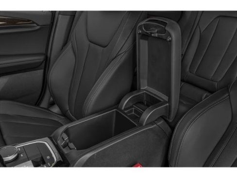 Certified 2025 BMW X4 xDrive30i image 17