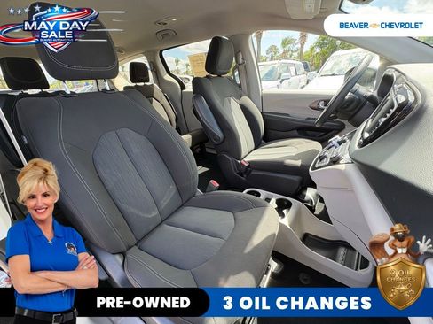 Used 2023 Chrysler Voyager LX FWD image 30