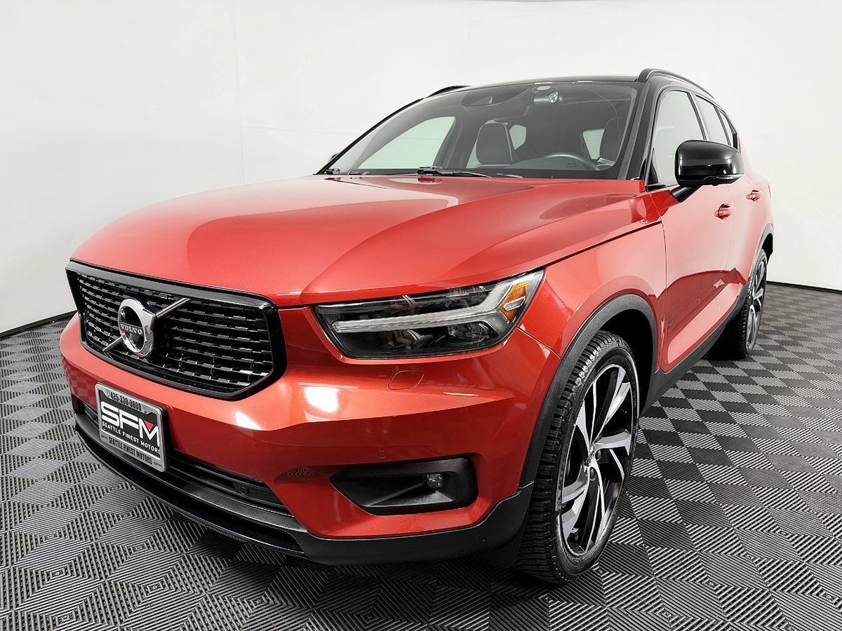 Used 2020 Volvo XC40 T5 R-Design w/ Protection Package Premier AWD/4WD image 3