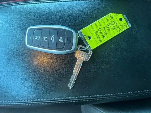 Used 2020 Jeep Grand Cherokee Laredo image 28