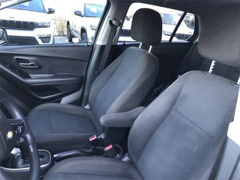 Used 2020 Chevrolet Trax LS w/ Tint and Cruise Package image 12