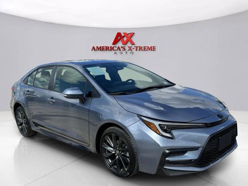 Used 2025 Toyota Corolla SE FWD image 8