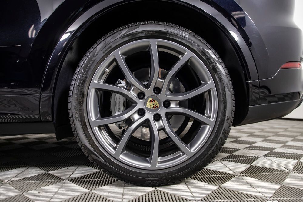 Used 2021 Porsche Cayenne Turbo AWD/4WD image 42