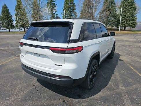 Used 2023 Jeep Grand Cherokee Limited w/ Black Appearance Package image 6