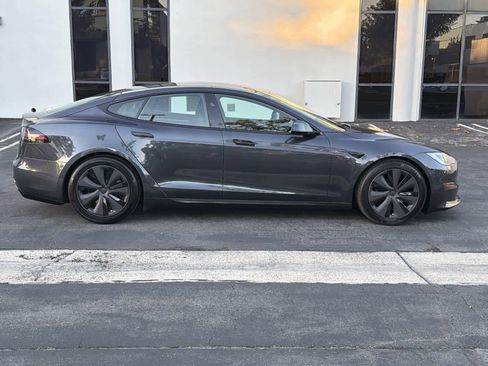 Used 2025 Tesla Model S image 3