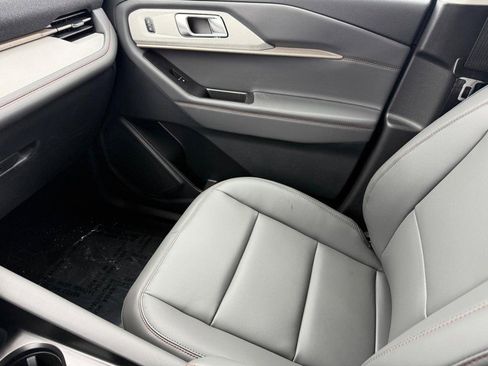 New 2026 Ford Explorer Active w/ Active Comfort Package image 19